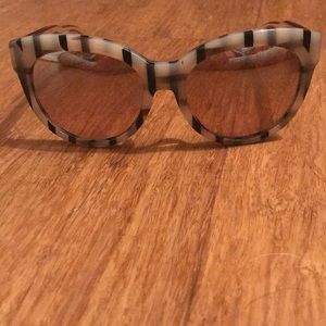 Gucci sunglasses with case - striped cat eye
